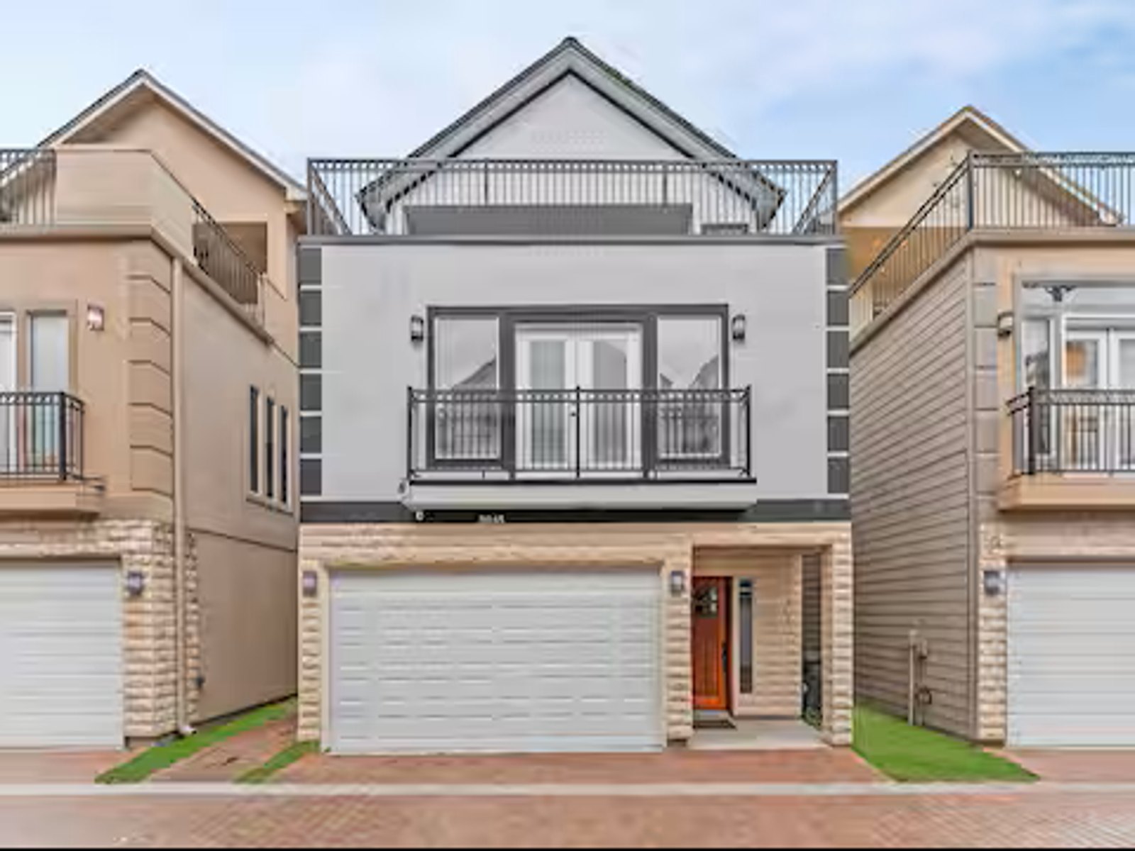 EaDo Luxury House